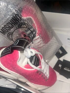 These sneakers🔥Moschino Milano🥳🥳❌❌